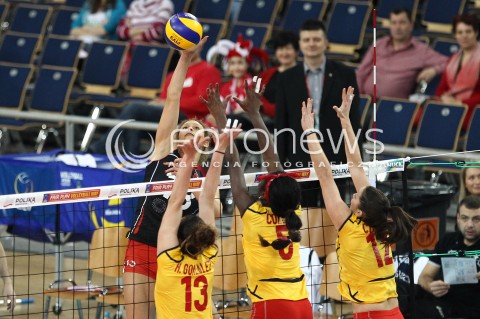  05.01.2014 LODZ ATLAS ARENA<br />SIATKOWKA KOBIET<br />KWALIFIKACJE DO MISTRZOSTW SWIATA 2014<br />2014 FIVB WORLD CHAMPIONSHIP - EUROPEAN QUALIFICATION WOMEN <br />MECZ SZWAJCARIA - HISZPANIA ( SWITZERLAND - SPAIN )<br />N/Z INES GRANVORKA HELIA GONZALEZ MILAGROS COLLAR JOSE CORRAL M. <br /> 