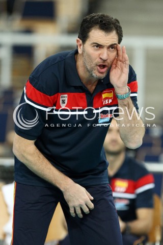  05.01.2014 LODZ ATLAS ARENA<br />SIATKOWKA KOBIET<br />KWALIFIKACJE DO MISTRZOSTW SWIATA 2014<br />2014 FIVB WORLD CHAMPIONSHIP - EUROPEAN QUALIFICATION WOMEN <br />MECZ SZWAJCARIA - HISZPANIA ( SWITZERLAND - SPAIN )<br />N/Z PASCUAL SAURIN TRENER ( HEAD COACH ) SYLWETKA <br /> 