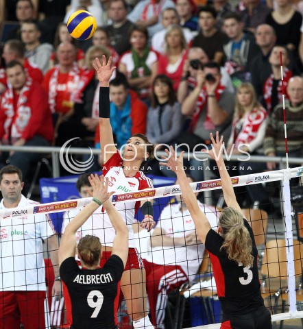  05.01.2014 LODZ ATLAS ARENA<br />SIATKOWKA KOBIET<br />KWALIFIKACJE DO MISTRZOSTW SWIATA 2014<br />2014 FIVB WORLD CHAMPIONSHIP - EUROPEAN QUALIFICATION WOMEN <br />MECZ POLSKA - BELGIA ( POLAND - BELGIUM )<br />N/Z KATARZYNA SKOWRONSKA - DOLATA FREYA AELBRECHT FRAUKE DIRICKX <br /> 