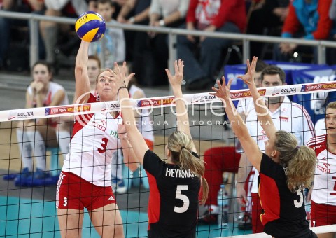  05.01.2014 LODZ ATLAS ARENA<br />SIATKOWKA KOBIET<br />KWALIFIKACJE DO MISTRZOSTW SWIATA 2014<br />2014 FIVB WORLD CHAMPIONSHIP - EUROPEAN QUALIFICATION WOMEN <br />MECZ POLSKA - BELGIA ( POLAND - BELGIUM )<br />N/Z ELEONORA DZIEKIEWICZ LAURA HEYRMAN FRAUKE DIRICKX <br /> 