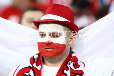  05.01.2014 LODZ ATLAS ARENA<br />SIATKOWKA KOBIET<br />KWALIFIKACJE DO MISTRZOSTW SWIATA 2014<br />2014 FIVB WORLD CHAMPIONSHIP - EUROPEAN QUALIFICATION WOMEN <br />MECZ POLSKA - BELGIA ( POLAND - BELGIUM )<br />N/Z KIBIC DOPING OPRAWA POMALOWANA TWARZ PASIAK FLAGA<br /> 