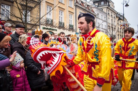  06.01.2014 WARSZAWA ORSZAK TRZECH KROLI W WARSZAWIE N/Z ORSZAK DZIECI SMOK  