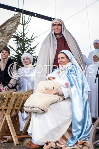  06.01.2014 WARSZAWA ORSZAK TRZECH KROLI W WARSZAWIE N/Z SZOPKA MARYJA I JOZEF  