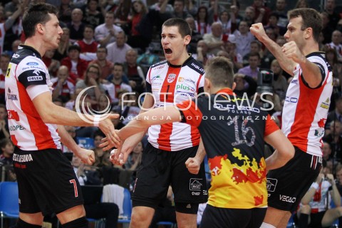  08.01.2014 RZESZOW <br />SIATKOWKA PLUS LIGA 2013/2014 MEN VOLLEYBALL POLAND POLISH PLUSLIGA LEAGUE SEASON 2013/2014 <br />MECZ ASSECO RESOVIA RZESZOW - JASTRZEBSKI WEGIEL <br />N/Z DAWID KONARSKI OLIEG ACHREM PETER VERES RADOSC EMOCJE <br /> 