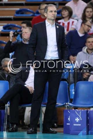  14.01.2014 RZESZOW POLAND <br />SIATKOWKA LIGA MISTRZOW MEN CEV VOLLEYBALL CHAMPIONS LEAGUE 2013/2014 MATCH<br />ASSECO RESOVIA -  KNACK ROESELARE <br />N/Z ANDRZEJ KOWAL TRENER ( HEAD COACH ) SYLWETKA <br /> 