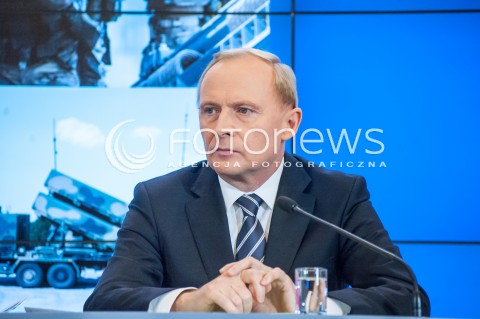  15.01.2014 WARSZAWA KONFERENCJA PRASOWA MINISTRA OBRONY NARODOWEJ TOMASZA SIEMONIAKA N/Z WICEMINISTER OBRONY NARODOWEJ CZESLAW MROCZEK  
