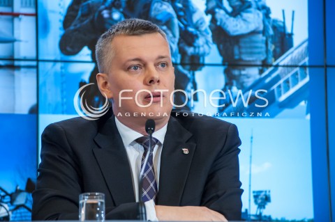  15.01.2014 WARSZAWA KONFERENCJA PRASOWA MINISTRA OBRONY NARODOWEJ TOMASZA SIEMONIAKA N/Z MINISTER OBRONY NARODOWEJ TOMASZ SIEMONIAK  