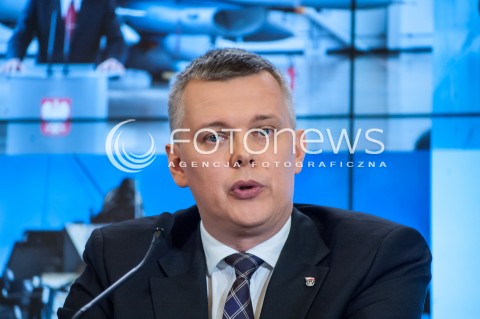  15.01.2014 WARSZAWA KONFERENCJA PRASOWA MINISTRA OBRONY NARODOWEJ TOMASZA SIEMONIAKA N/Z MINISTER OBRONY NARODOWEJ TOMASZ SIEMONIAK  