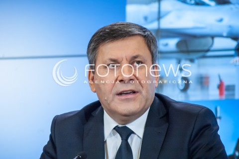  15.01.2014 WARSZAWA KONFERENCJA PRASOWA MINISTRA OBRONY NARODOWEJ TOMASZA SIEMONIAKA N/Z JANUSZ PIECHOCINSKI  