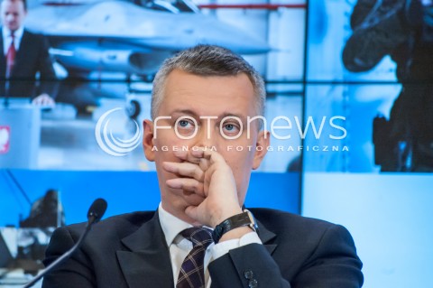  15.01.2014 WARSZAWA KONFERENCJA PRASOWA MINISTRA OBRONY NARODOWEJ TOMASZA SIEMONIAKA N/Z MINISTER OBRONY NARODOWEJ TOMASZ SIEMONIAK  