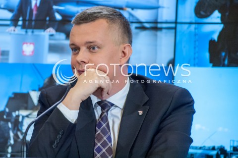  15.01.2014 WARSZAWA KONFERENCJA PRASOWA MINISTRA OBRONY NARODOWEJ TOMASZA SIEMONIAKA N/Z MINISTER OBRONY NARODOWEJ TOMASZ SIEMONIAK  
