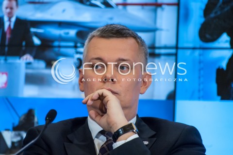 15.01.2014 WARSZAWA KONFERENCJA PRASOWA MINISTRA OBRONY NARODOWEJ TOMASZA SIEMONIAKA N/Z MINISTER OBRONY NARODOWEJ TOMASZ SIEMONIAK  