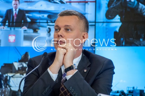  15.01.2014 WARSZAWA KONFERENCJA PRASOWA MINISTRA OBRONY NARODOWEJ TOMASZA SIEMONIAKA N/Z MINISTER OBRONY NARODOWEJ TOMASZ SIEMONIAK  