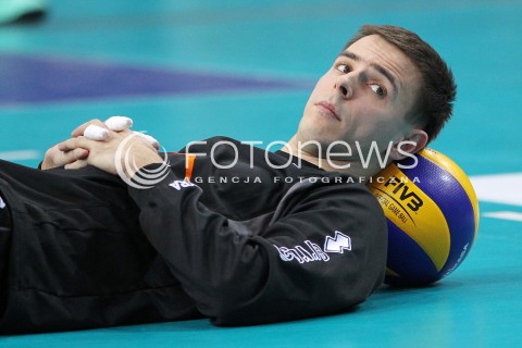  18.01.2014 RZESZOW <br />SIATKOWKA PLUS LIGA 2013/2014 MEN VOLLEYBALL POLAND POLISH PLUSLIGA LEAGUE SEASON 2013/2014 <br />MECZ ASSECO RESOVIA RZESZOW - PGE SKRA BELCHATOW <br />N/Z MARIUSZ WLAZLY SYLWETKA PILKA <br /> 