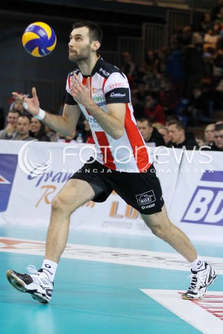  29.01.2014 RZESZOW <br />SIATKOWKA PLUS LIGA 2013/2014 MEN VOLLEYBALL POLAND POLISH PLUSLIGA LEAGUE SEASON 2013/2014 <br />MECZ ASSECO RESOVIA RZESZOW - EFFECTOR KIELCE<br />N/Z GRZEGORZ KOSOK SYLWETKA <br /> 