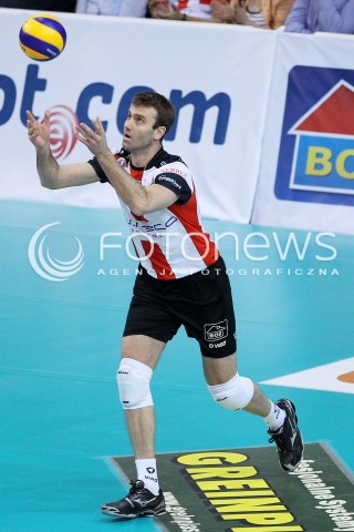  29.01.2014 RZESZOW <br />SIATKOWKA PLUS LIGA 2013/2014 MEN VOLLEYBALL POLAND POLISH PLUSLIGA LEAGUE SEASON 2013/2014 <br />MECZ ASSECO RESOVIA RZESZOW - EFFECTOR KIELCE<br />N/Z PETER VERES SYLWETKA <br /> 