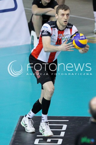  29.01.2014 RZESZOW <br />SIATKOWKA PLUS LIGA 2013/2014 MEN VOLLEYBALL POLAND POLISH PLUSLIGA LEAGUE SEASON 2013/2014 <br />MECZ ASSECO RESOVIA RZESZOW - EFFECTOR KIELCE<br />N/Z LUKASZ PERLOWSKI SYLWETKA <br /> 