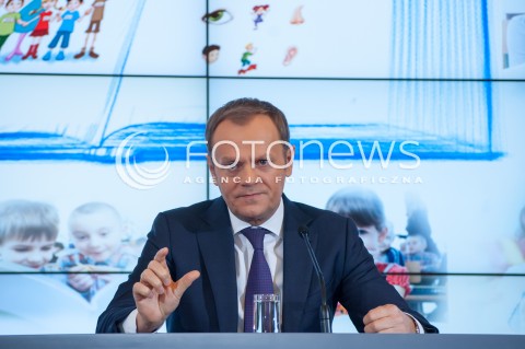  01.02.2014 WARSZAWA KONFERENCJA PRASOWA PREMIERA DONALDA TUSKA I MINISTER EDUKACJI NARODOWEJ JOANNY KLUZIK ROSTKOWSKIEJ NT PLANOW RESORTU EDUKACJI NA 2014 ROK N/Z PREMIER DONALD TUSK  