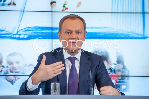  01.02.2014 WARSZAWA KONFERENCJA PRASOWA PREMIERA DONALDA TUSKA I MINISTER EDUKACJI NARODOWEJ JOANNY KLUZIK ROSTKOWSKIEJ NT PLANOW RESORTU EDUKACJI NA 2014 ROK N/Z PREMIER DONALD TUSK  
