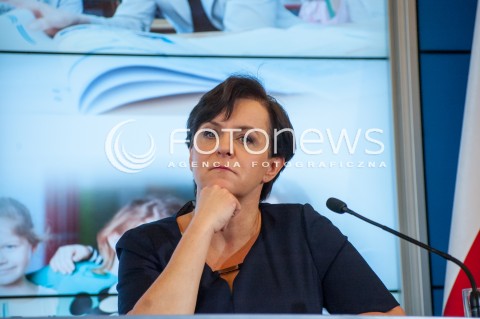  01.02.2014 WARSZAWA KONFERENCJA PRASOWA PREMIERA DONALDA TUSKA I MINISTER EDUKACJI NARODOWEJ JOANNY KLUZIK ROSTKOWSKIEJ NT PLANOW RESORTU EDUKACJI NA 2014 ROK N/Z MINISTER EDUKACJI NARODOWEJ JOANNA KLUZIK ROSTKOWSKA  