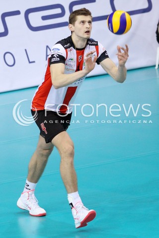  08.02.2014 RZESZOW <br />SIATKOWKA PLUS LIGA 2013/2014 MEN VOLLEYBALL POLAND POLISH PLUSLIGA LEAGUE SEASON 2013/2014 <br />MECZ ASSECO RESOVIA RZESZOW - AZS CZESTOCHOWA<br />N/Z PIOTR NOWAKOWSKI SYLWETKA <br /> 
