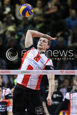  08.02.2014 RZESZOW <br />SIATKOWKA PLUS LIGA 2013/2014 MEN VOLLEYBALL POLAND POLISH PLUSLIGA LEAGUE SEASON 2013/2014 <br />MECZ ASSECO RESOVIA RZESZOW - AZS CZESTOCHOWA<br />N/Z PIOTR NOWAKOWSKI SYLWETKA ATAK<br /> 
