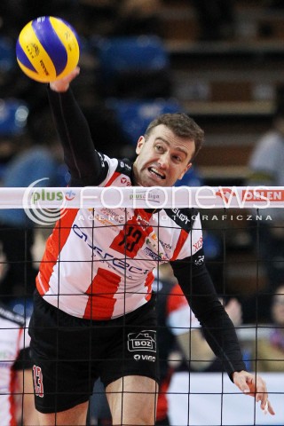  08.02.2014 RZESZOW <br />SIATKOWKA PLUS LIGA 2013/2014 MEN VOLLEYBALL POLAND POLISH PLUSLIGA LEAGUE SEASON 2013/2014 <br />MECZ ASSECO RESOVIA RZESZOW - AZS CZESTOCHOWA<br />N/Z PETER VERES SYLWETKA ATAK<br /> 