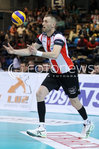  08.02.2014 RZESZOW <br />SIATKOWKA PLUS LIGA 2013/2014 MEN VOLLEYBALL POLAND POLISH PLUSLIGA LEAGUE SEASON 2013/2014 <br />MECZ ASSECO RESOVIA RZESZOW - AZS CZESTOCHOWA<br />N/Z LUKASZ PERLOWSKI SYLWETKA <br /> 