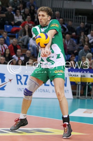  08.02.2014 RZESZOW <br />SIATKOWKA PLUS LIGA 2013/2014 MEN VOLLEYBALL POLAND POLISH PLUSLIGA LEAGUE SEASON 2013/2014 <br />MECZ ASSECO RESOVIA RZESZOW - AZS CZESTOCHOWA<br />N/Z DAWID MUREK SYLWETKA <br /> 