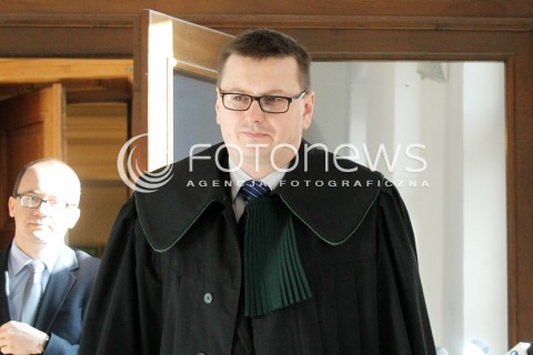  10.02.2014 RZESZOW <br />ROZPRAWA W SADZIE OKREGOWYM W RZESZOWIE DOTYCZACA DALSZEGO LOSU MARIUSZA TRYNKIEWICZA - PEDOFILA I MORDERCY Z PIOTRKOWA TRYBUNALSKIEGO<br />N/Z PELNOMOCNIK MARIUSZA TRYNKIEWICZA - ADWOKAT MECENAS MARCIN LEWANDOWSKI<br /> 