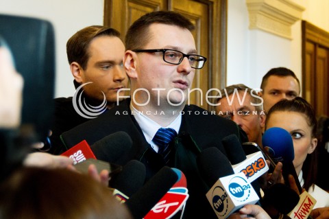  10.02.2014 RZESZOW <br />ROZPRAWA W SADZIE OKREGOWYM W RZESZOWIE DOTYCZACA DALSZEGO LOSU MARIUSZA TRYNKIEWICZA - PEDOFILA I MORDERCY Z PIOTRKOWA TRYBUNALSKIEGO<br />N/Z PELNOMOCNIK MARIUSZA TRYNKIEWICZA - ADWOKAT MECENAS MARCIN LEWANDOWSKI<br /> 