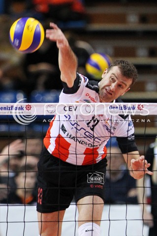  11.02.2014 RZESZOW POLAND <br />SIATKOWKA LIGA MISTRZOW MEN CEV VOLLEYBALL CHAMPIONS LEAGUE 2013/2014 MATCH<br />ASSECO RESOVIA -  JASTRZEBSKI WEGIEL <br />N/Z PETER VERES SYLWETKA ATAK<br /> 