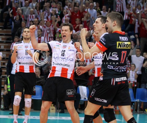  11.02.2014 RZESZOW POLAND <br />SIATKOWKA LIGA MISTRZOW MEN CEV VOLLEYBALL CHAMPIONS LEAGUE 2013/2014 MATCH<br />ASSECO RESOVIA -  JASTRZEBSKI WEGIEL <br />N/Z JOCHEN SCHOPS FABIAN DRZYZGA OLIEG ACHREM ALEH AKHREM NIKOLAY PENCZEV PENCHEV RADOSC EMOCJE <br /> 