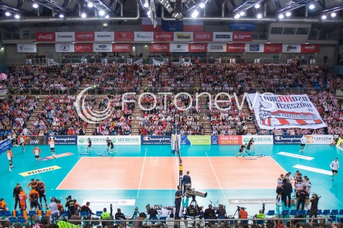  11.02.2014 RZESZOW POLAND <br />SIATKOWKA LIGA MISTRZOW MEN CEV VOLLEYBALL CHAMPIONS LEAGUE 2013/2014 MATCH<br />ASSECO RESOVIA -  JASTRZEBSKI WEGIEL <br />N/Z KIBICE DOPING OPRAWA SEKTOROWKA PASIAK TWIERRDZA RZESZOW ( REMOTE CAMERA ) <br /> 