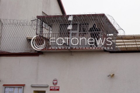  11.02.2014 RZESZOW <br />ZAKLAD KARNY W RZESZOWIE KTORY DZIS MA OPUSCIC MARIUSZ TRYNKIEWICZ<br />N/Z STRAZNIK SLUZBY WIEZIENNEJ NA WIEZY STRAZNICZEJ WIEZIENIA<br /> 