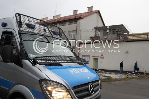  11.02.2014 RZESZOW <br />ZAKLAD KARNY W RZESZOWIE KTORY DZIS MA OPUSCIC MARIUSZ TRYNKIEWICZ<br />N/Z POLICYJNY SAMOCHOD PATROLUJACY OKOLICE WIEZIENIA<br /> 