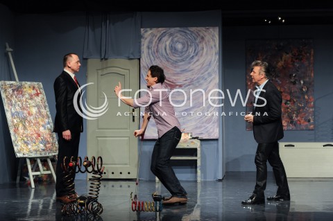  11.02.2014 WARSZAWA<br />
SPEKTAKL ZUS CZYLI ZALOTNY USMIECH SLONIA W TEATRZE KAMIENICA<br />
N/Z  EMILIAN KAMINSKI PAWEL BURCZYK SAMBOR CZARNOTA<br />
 