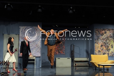  11.02.2014 WARSZAWA<br />
SPEKTAKL ZUS CZYLI ZALOTNY USMIECH SLONIA W TEATRZE KAMIENICA<br />
N/Z KATARZYNA PAKOSINSKA PAWEL BURCZYK TOMASZ GESIKOWSKI<br />
 