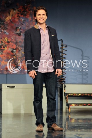  11.02.2014 WARSZAWA<br />
SPEKTAKL ZUS CZYLI ZALOTNY USMIECH SLONIA W TEATRZE KAMIENICA<br />
N/Z SAMBOR CZARNOTA  <br />
 