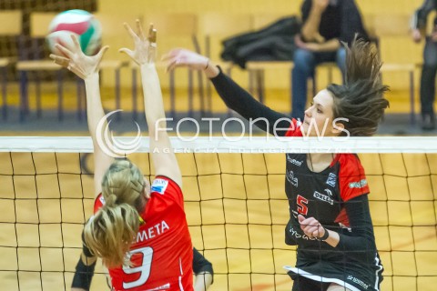  12.02.2014 RZESZOW <br />SIATKOWKA ENEA CUP PUCHAR POLSKI 2013/2014<br />MECZ O AWANS DO 1/4 FINALU PUCHARU POLSKI  <br />MECZ DEVELOPRES RZESZOW - PALAC BYDGOSZCZ <br />N/Z KATARZYNA POLEC PAULA SZEREMETA <br /> 