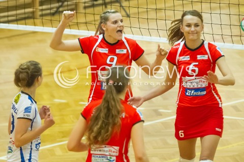  12.02.2014 RZESZOW <br />SIATKOWKA ENEA CUP PUCHAR POLSKI 2013/2014<br />MECZ O AWANS DO 1/4 FINALU PUCHARU POLSKI  <br />MECZ DEVELOPRES RZESZOW - PALAC BYDGOSZCZ <br />N/Z PAULA SZEREMETA KATARZYNA WARZOCHA RADOSC<br /> 