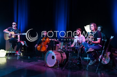  12.02.2014 WARSZAWA<br />TELEDYSK VIDEO DOBRZE ZE JESTES<br />N/Z PAWEL STEPIEN PIOTR FUNKY KOVAL KOWALEWSKI MAREK KISIEL KISLEWSKI BARTEK BUDYN SZYMANSKI<br /> 