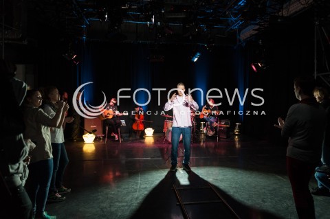  12.02.2014 WARSZAWA<br />TELEDYSK VIDEO DOBRZE ZE JESTES<br />N/Z OSOBA GLUCHONIEMA<br /> 