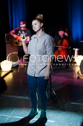  12.02.2014 WARSZAWA<br />TELEDYSK VIDEO DOBRZE ZE JESTES<br />N/Z OSOBA GLUCHONIEMA<br /> 