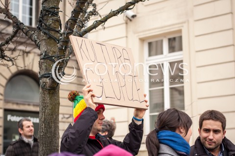  15.02.2014 WARSZAWA MANIFESTACJA TWOJEGO RUCHU PT KULTURA ZAMIAST KULTU N/Z TRANSPARENT KULTURA GLUPCZE  