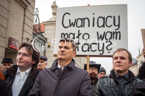 Manifestacja Kultura zamiast kultu w Warszawie