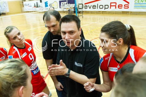  19.02.2014 RZESZOW SIATKOWKA <br />ENEA CUP PUCHAR POLSKI 2013/2014 <br />1/4 FINALU PUCHARU POLSKI <br />MECZ DEVELOPRES RZESZOW - BKS ALUPROF BIELSKO - BIALA<br />N/Z MARCIN WOJTOWICZ ( TRENER ) <br /> 