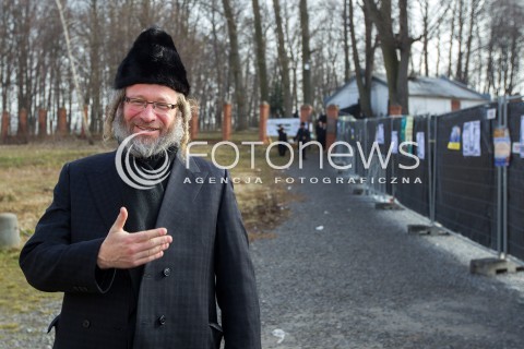  21.02.2014 LEZAJSK <br />PIELGRZYMKA CHASYDOW DO GROBU CADYKA ELIMELECHA WEISSBLUMA W LEZAJSKU W ROCZNICE JEGO SMIERCI. <br />ORTODOKSYJNI ZYDZI Z CALEGO SWIATA MODLA SIE O ZDROWIE I SZCZESCIE <br /> 