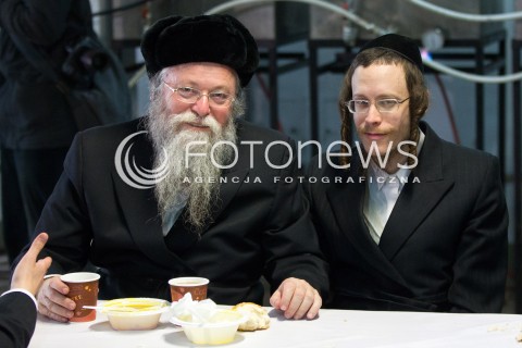  21.02.2014 LEZAJSK <br />PIELGRZYMKA CHASYDOW DO GROBU CADYKA ELIMELECHA WEISSBLUMA W LEZAJSKU W ROCZNICE JEGO SMIERCI. <br />ORTODOKSYJNI ZYDZI Z CALEGO SWIATA MODLA SIE O ZDROWIE I SZCZESCIE <br /> 