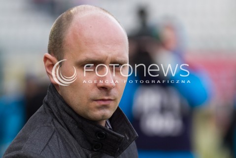  22.02.2014 LODZ PILKA NOZNA POLSKA T-MOBILE EKSTRAKLASA SEZON 2013/2014 FOOTBALL POLISH WIDZEW LODZ - PIAST GLIWICE N/Z TRENER ARTUR SKOWRONEK SYLWETKA   